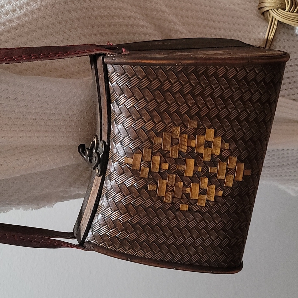 Cottagecore Turnlock Hinged Timber Clutch Brown Leather Crossbody Handbag  Case
